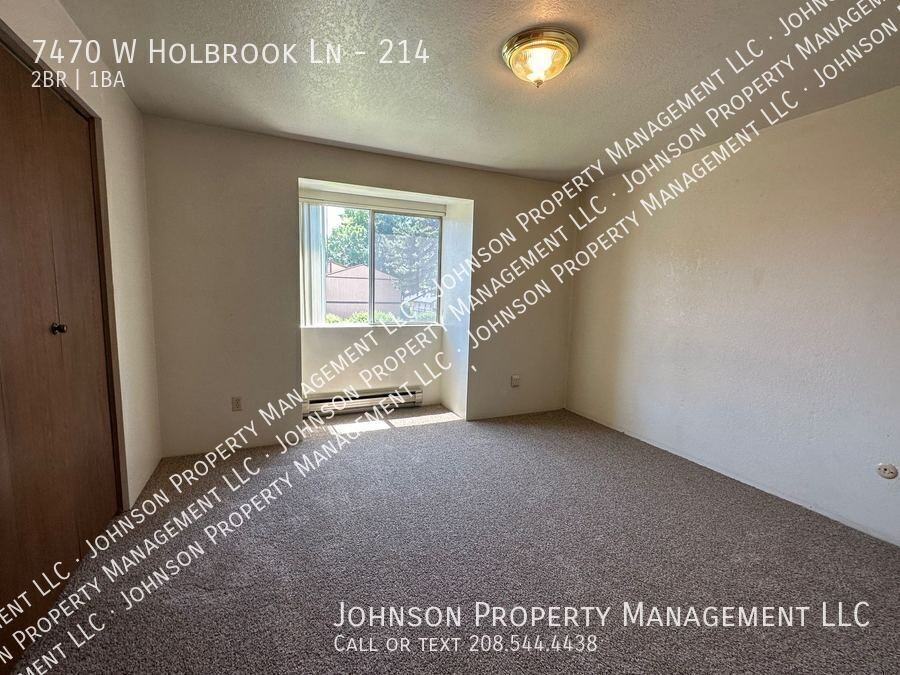7470 W Holbrook Ln #214 - Photo 7 of 11