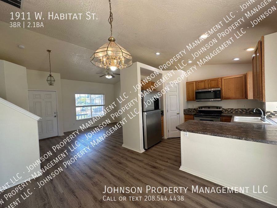 1911 W Habitat St - Photo 5 of 15