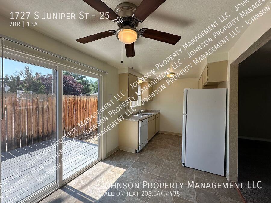 1727 S Juniper St #25 - Photo 6 of 13