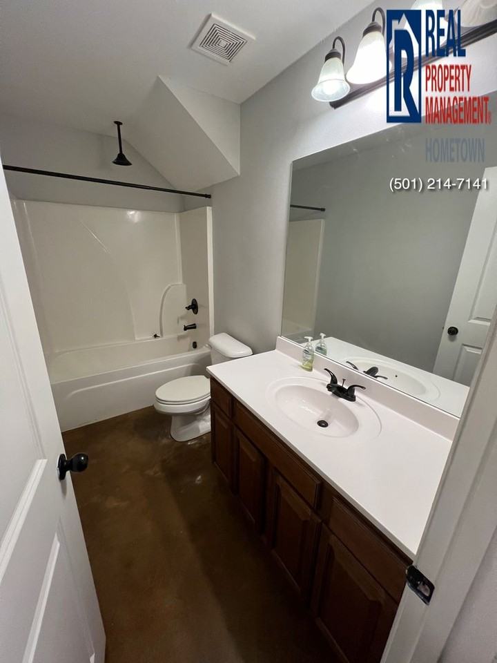 226 E Maple - Photo 5 of 11