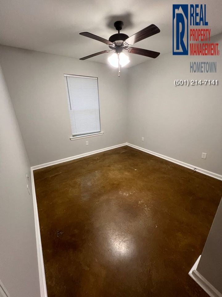 226 E Maple - Photo 7 of 11