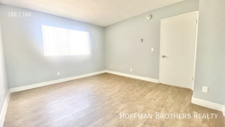 662 W 12th St #104 - Photo 5 of 6