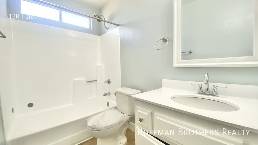 662 W 12th St #104 - Photo 6 of 6