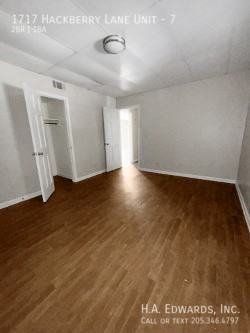 1717 Hackberry Ln #7 - Photo 3 of 6