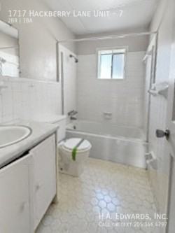 1717 Hackberry Ln #7 - Photo 4 of 6