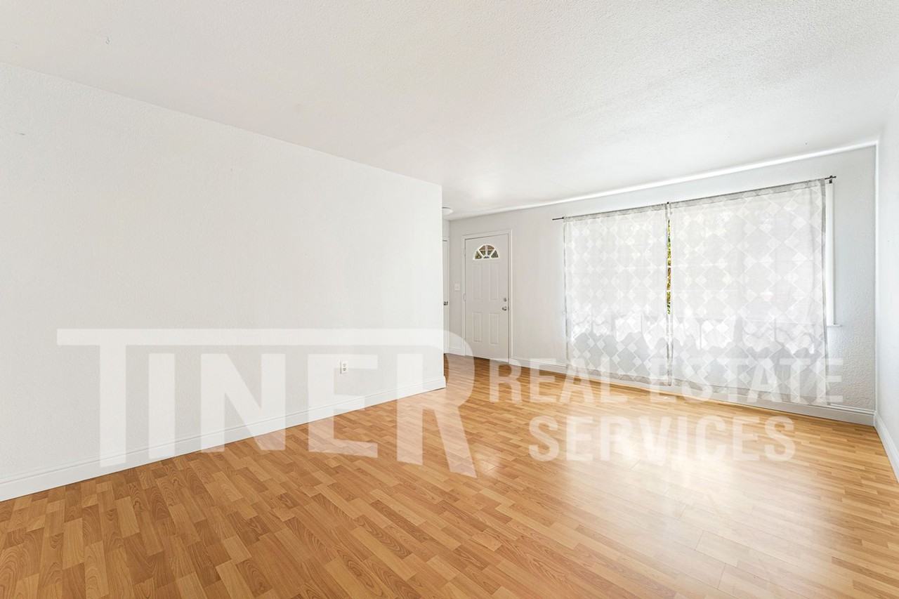 1436 Carrie St - Photo 2 of 19