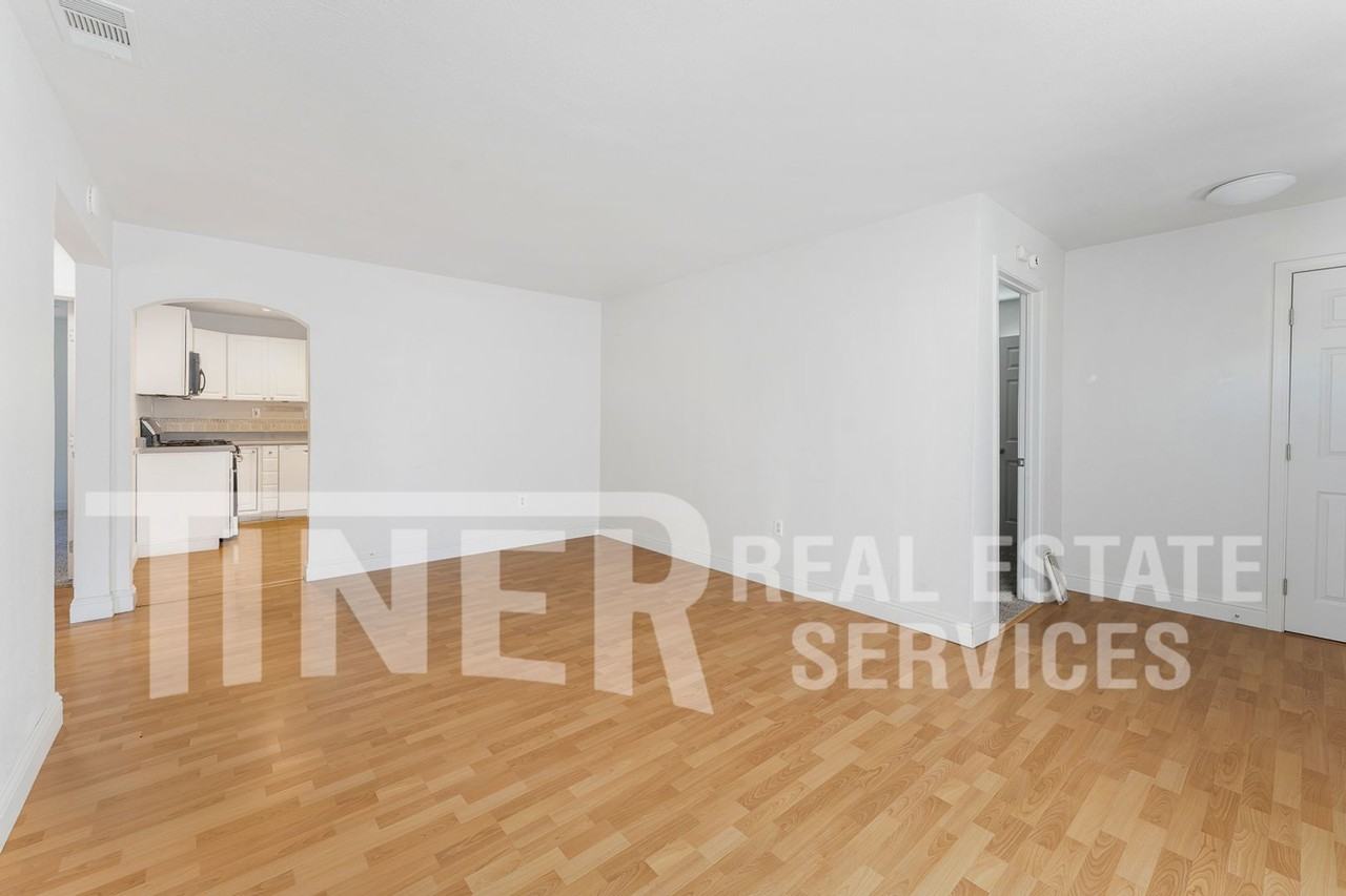 1436 Carrie St - Photo 6 of 19