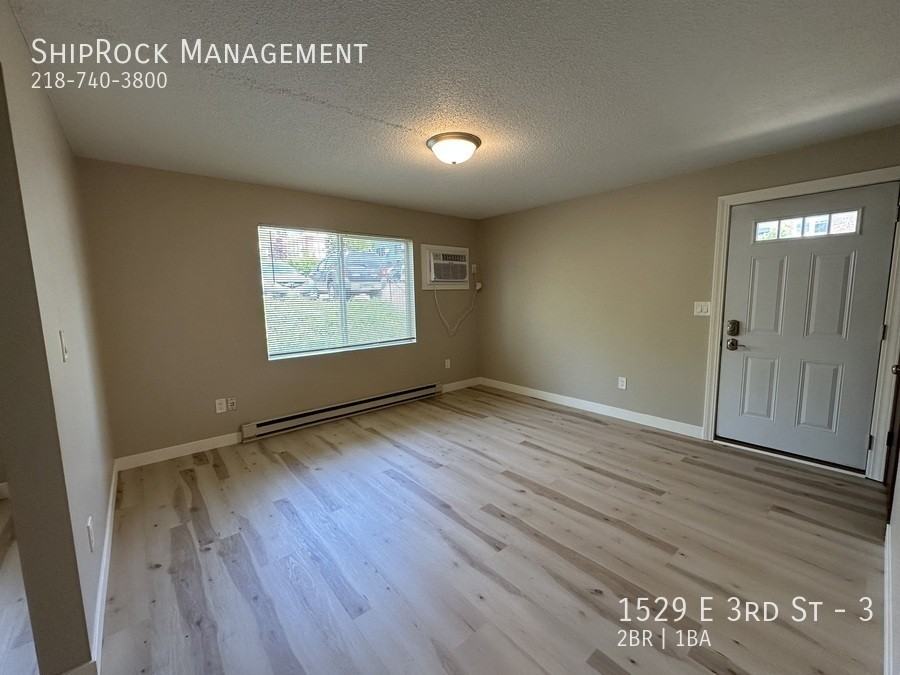 1529 E 3rd St #3 - Photo 3 of 19
