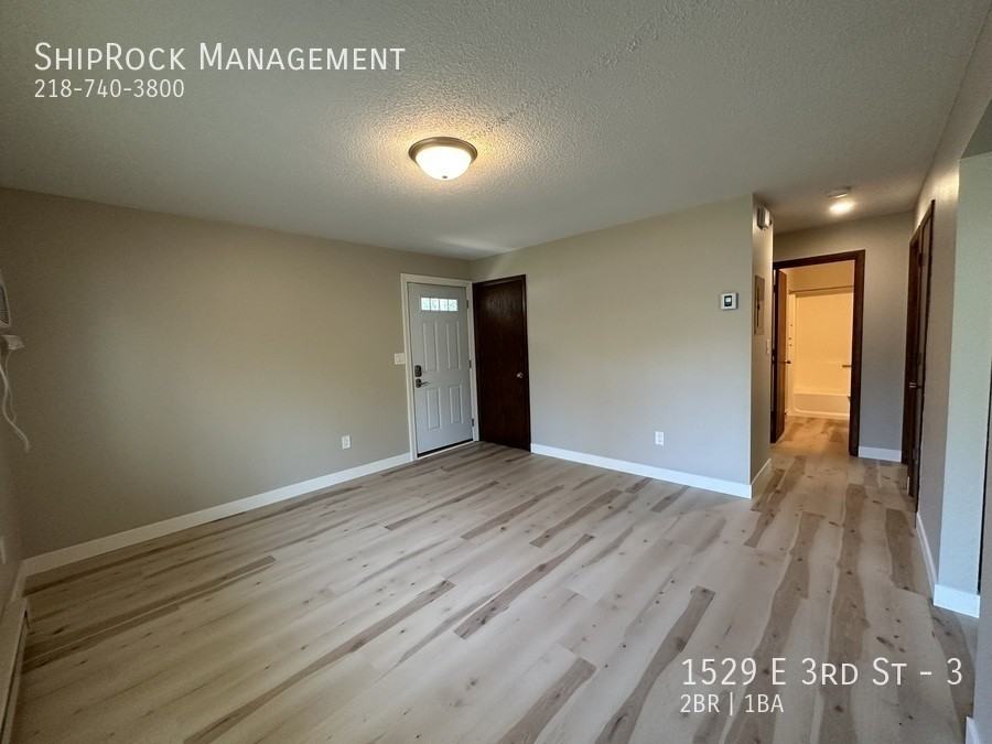 1529 E 3rd St #3 - Photo 5 of 19