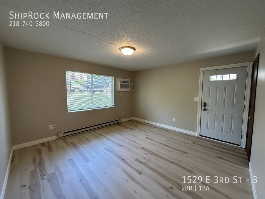 1529 E 3rd St #3 - Photo 7 of 19