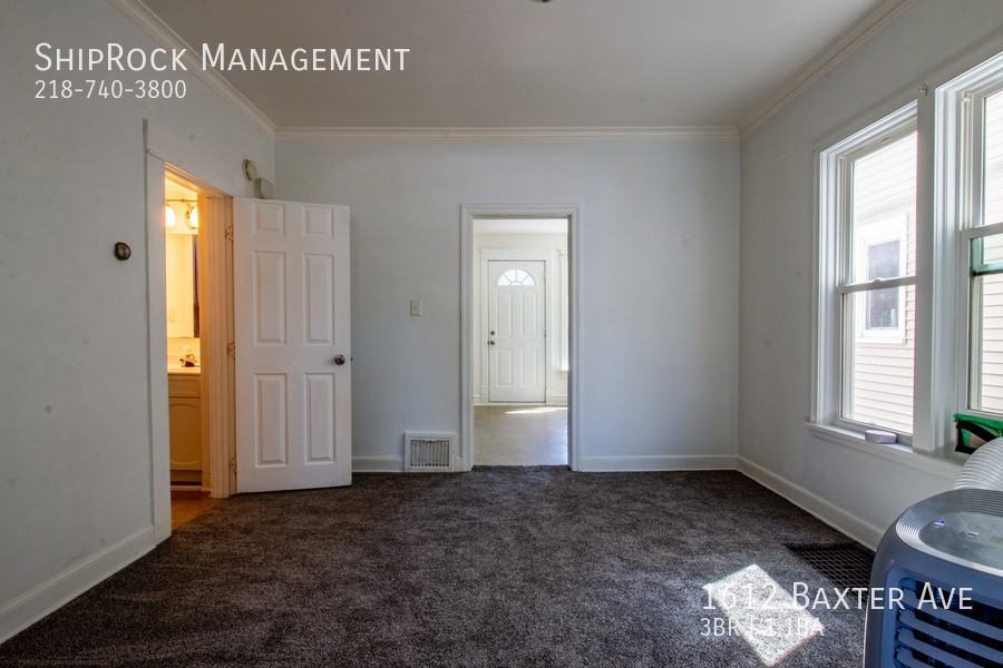 1612 Baxter Ave - Photo 4 of 19