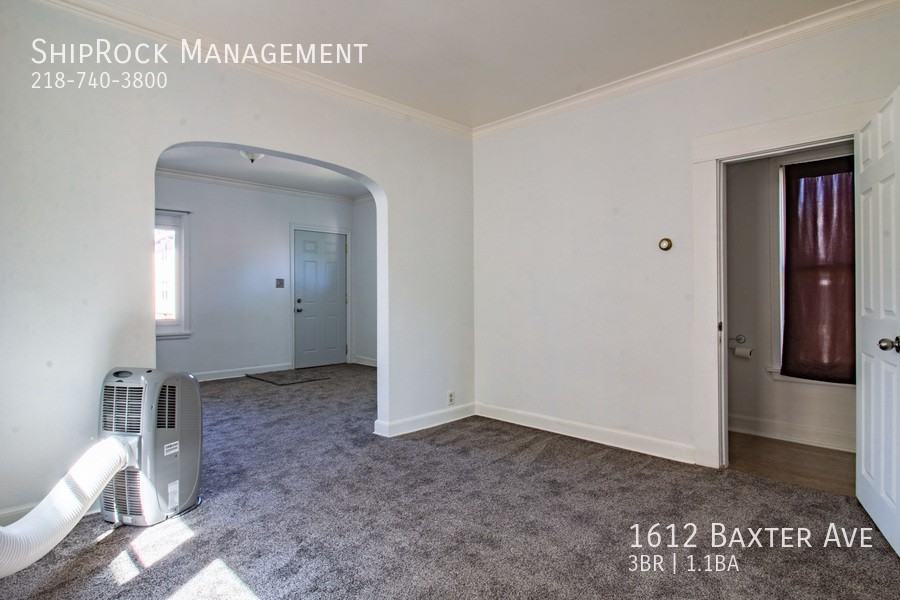 1612 Baxter Ave - Photo 5 of 19