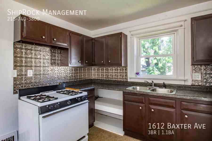1612 Baxter Ave - Photo 6 of 19
