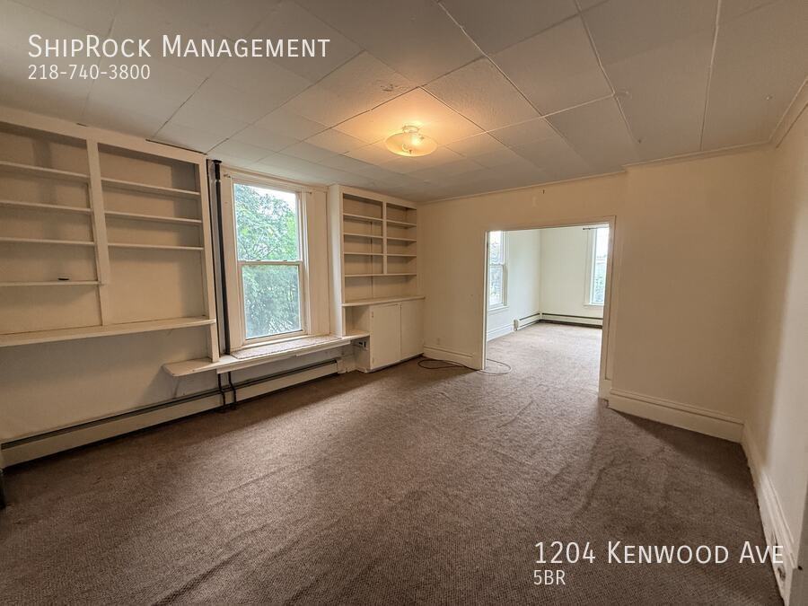 1204 Kenwood Ave - Photo 7 of 25