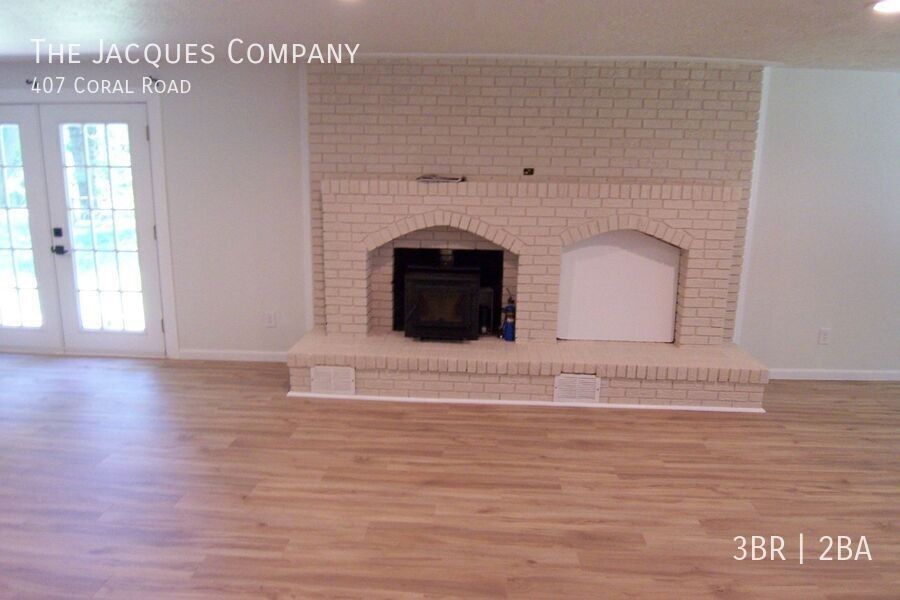 407 Coral Rd - Photo 2 of 15