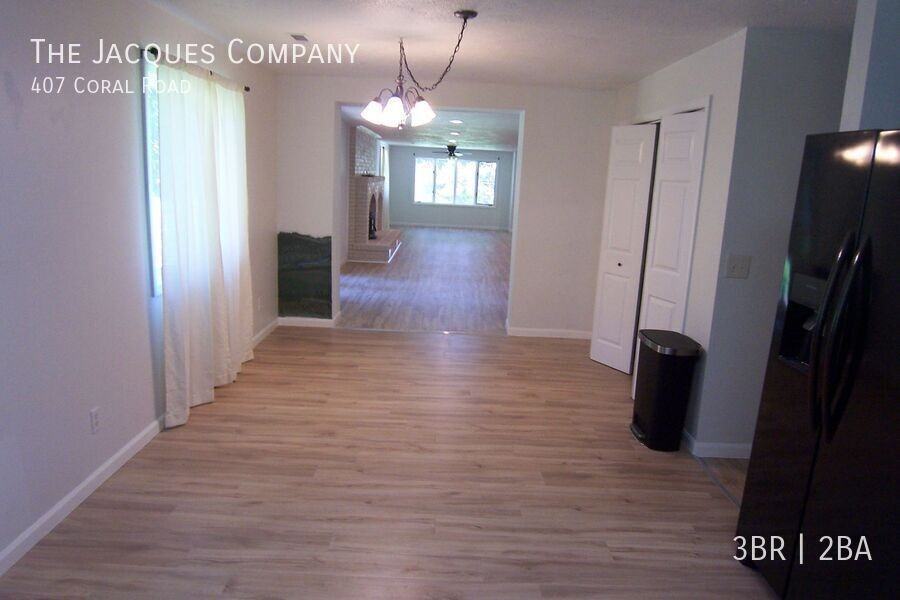 407 Coral Rd - Photo 7 of 15