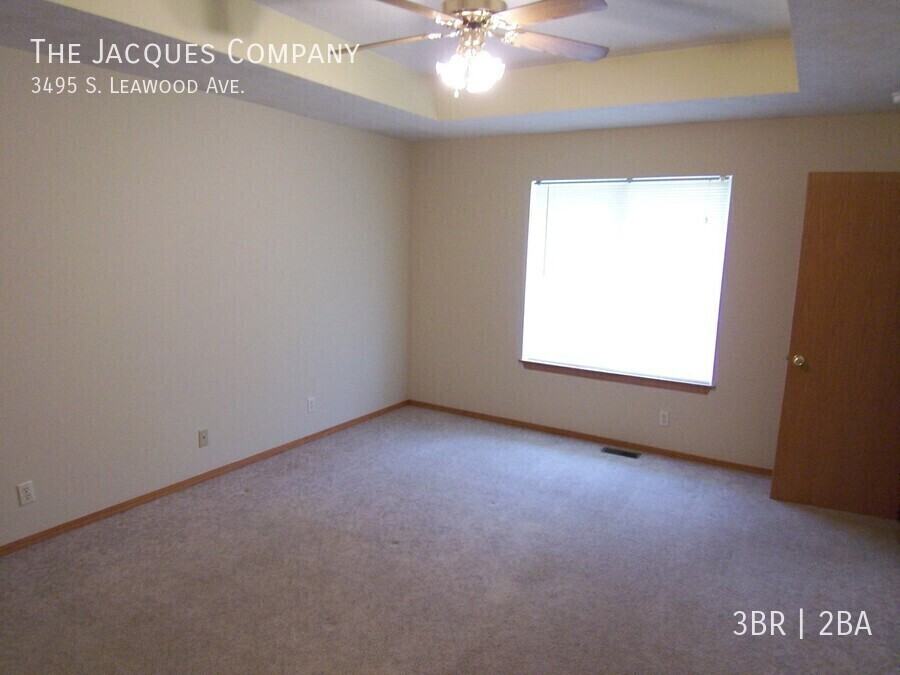 3495 S Leawood Ave - Photo 4 of 13