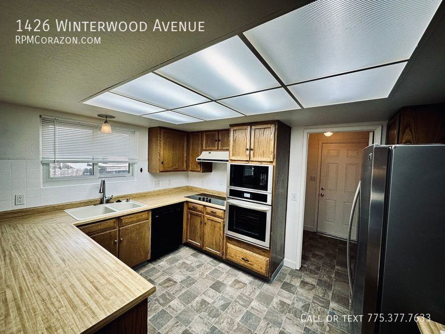 1426 Winterwood Ave - Photo 4 of 23