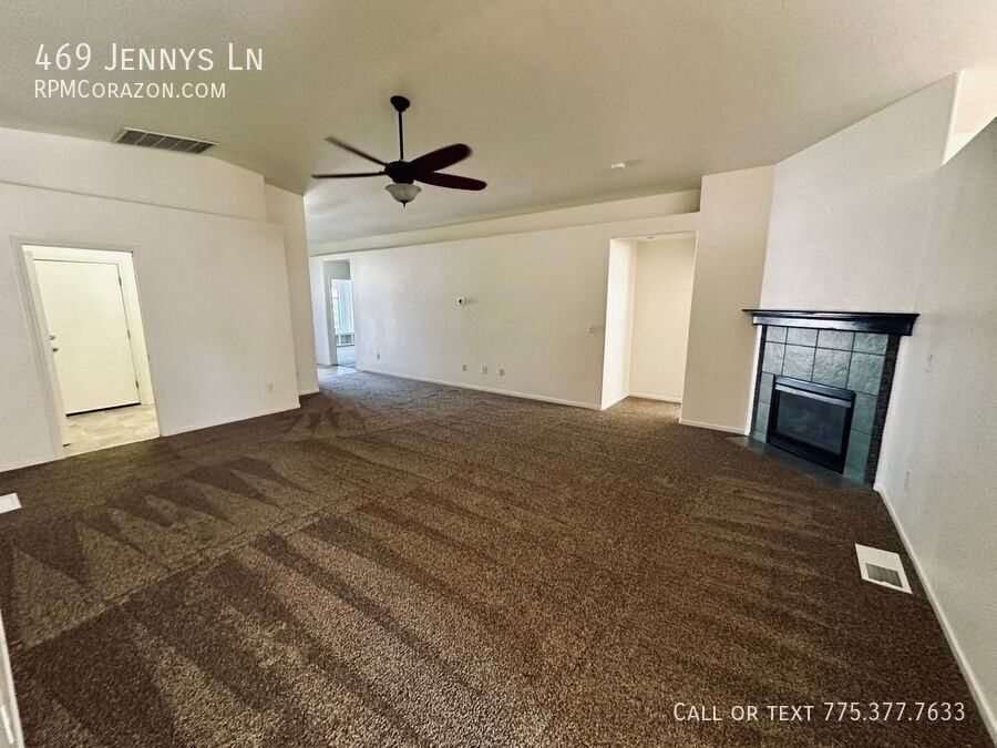 469 Jennys Ln - Photo 4 of 31