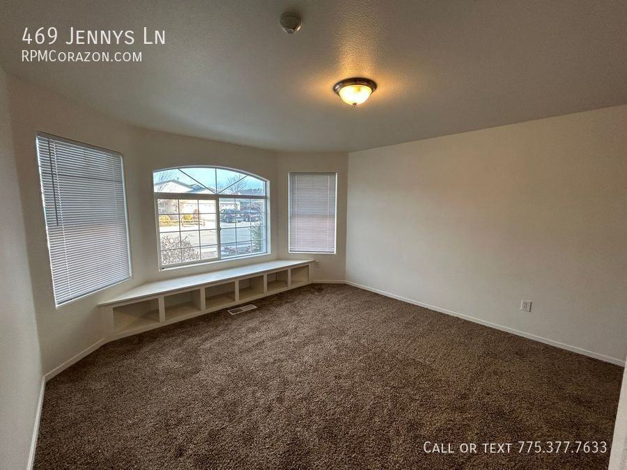 469 Jennys Ln - Photo 7 of 31