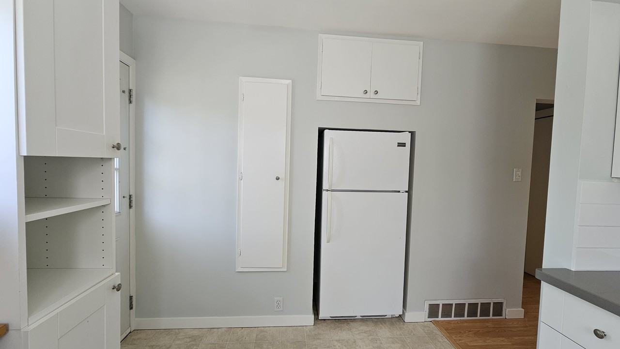 1621 Adanac Street #B - Photo 6 of 25