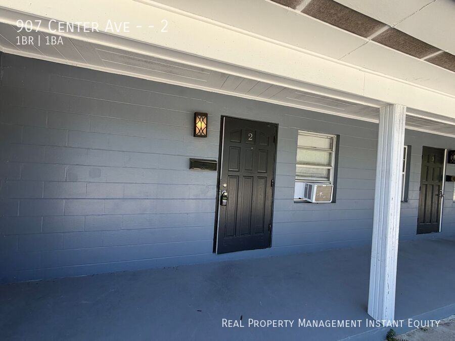 907 Center Ave #2 - Photo 2 of 8