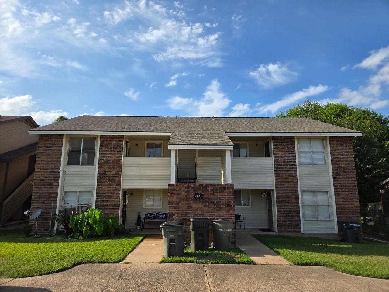 2615B Pecan Knoll St