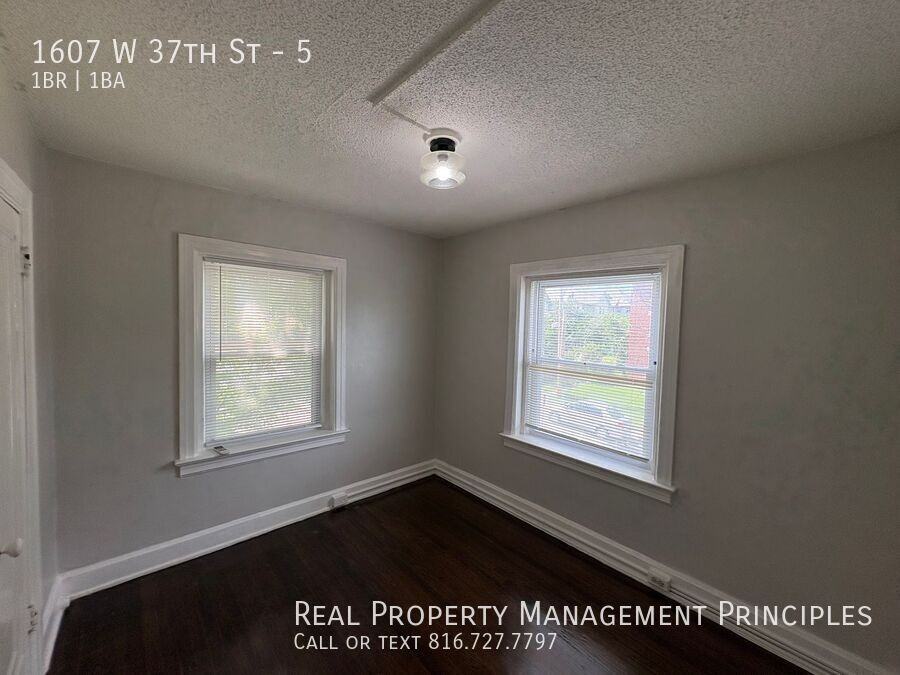 1607 W 37th St #5 - Photo 5 of 7