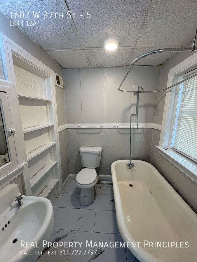 1607 W 37th St #5 - Photo 7 of 7