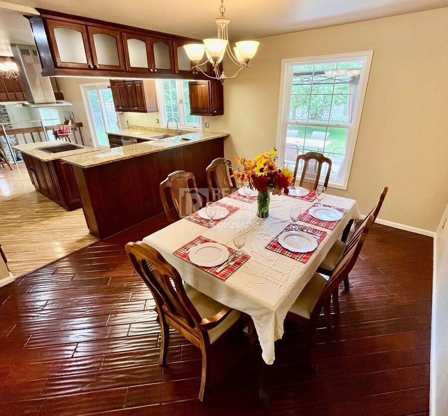 1101 Mansfield Dr - Photo 3 of 26