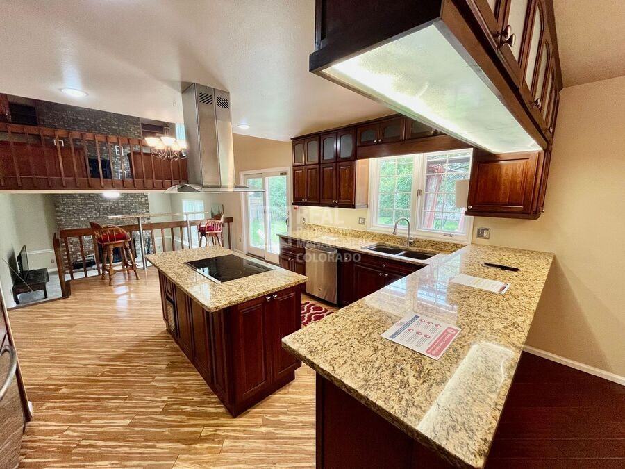 1101 Mansfield Dr - Photo 4 of 26