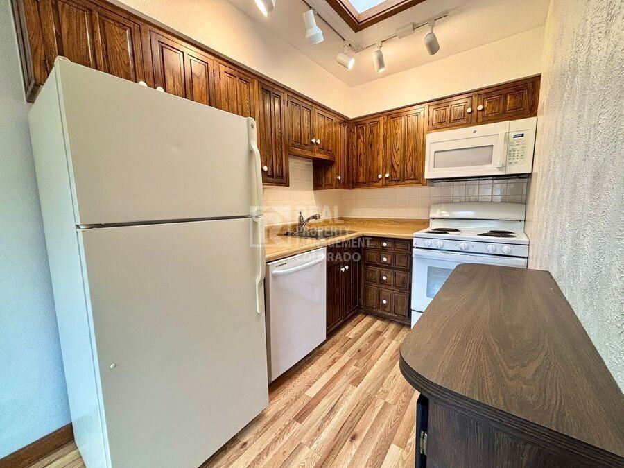 1004 S Arbutus St #1004 - Photo 5 of 12