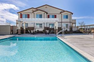 featured image of 13500 Live Oak St