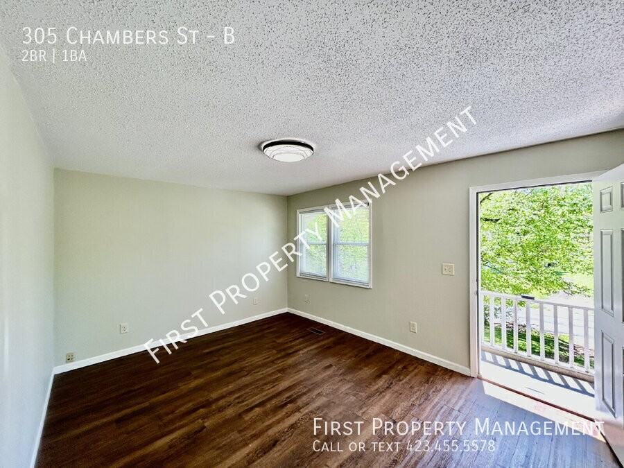 305 Chambers St #B - Photo 3 of 13