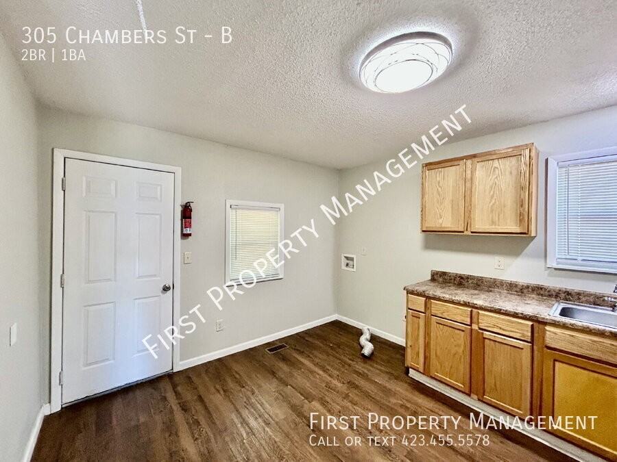 305 Chambers St #B - Photo 4 of 13