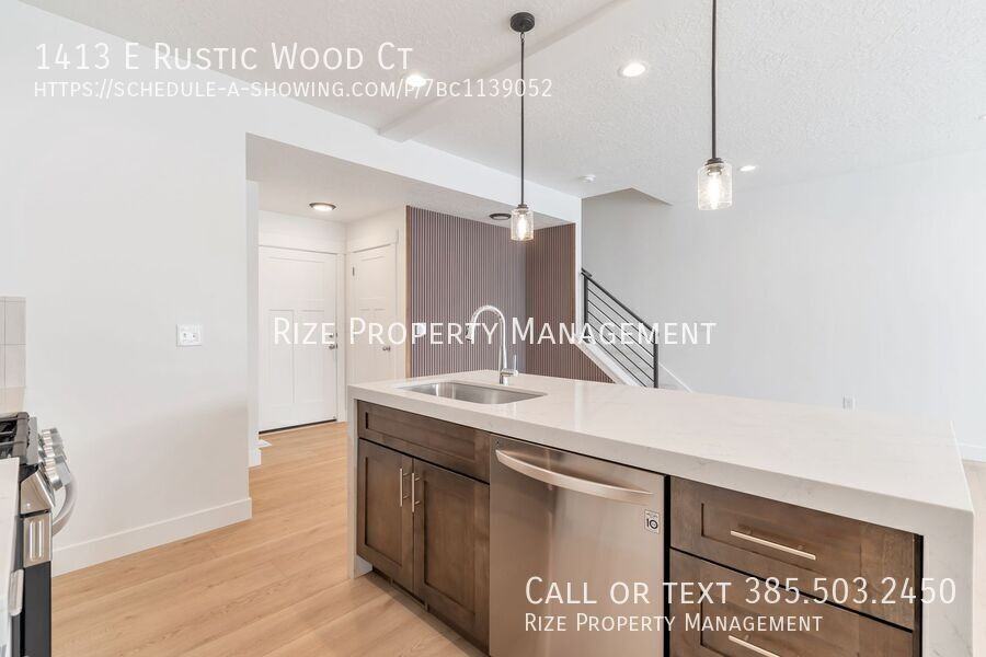 1413 E Rustic Wood Ct - Photo 3 of 26