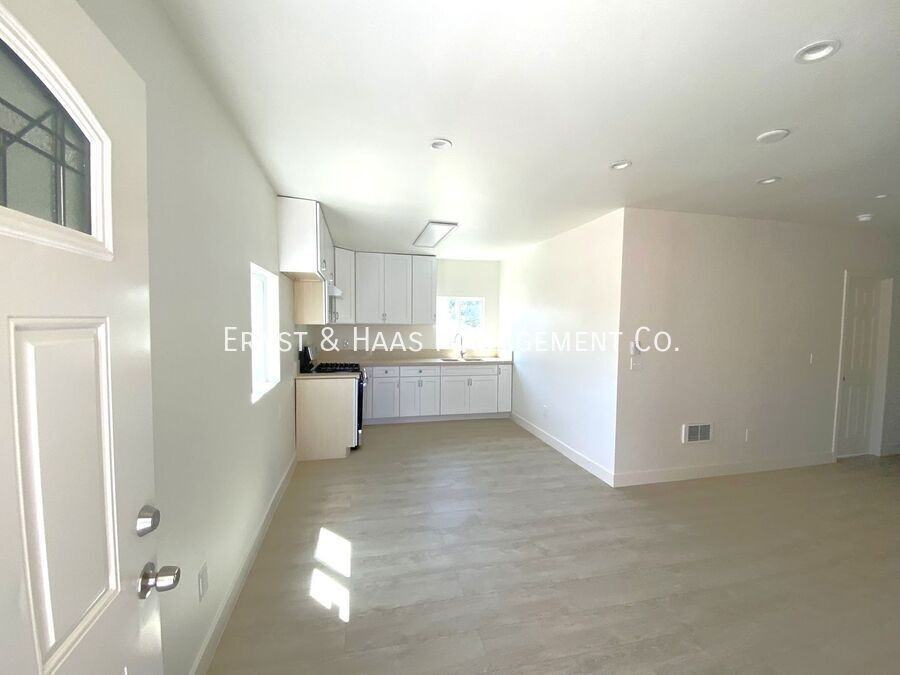 1145 1/2 Freeman Ave #1-2 - Photo 3 of 19