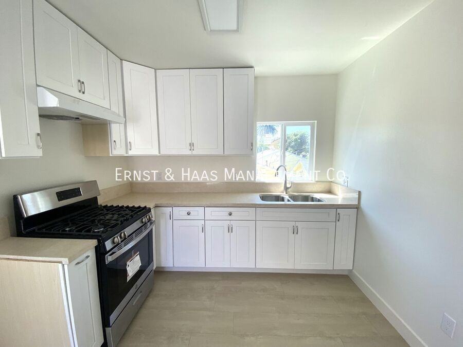 1145 1/2 Freeman Ave #1-2 - Photo 5 of 19