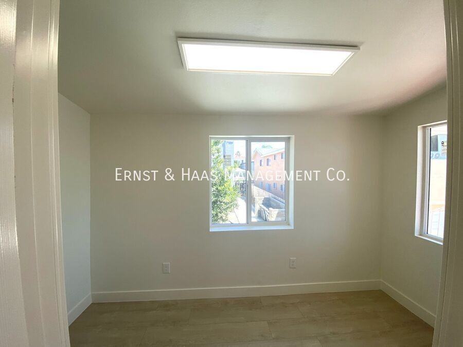 1145 1/2 Freeman Ave #1-2 - Photo 7 of 19