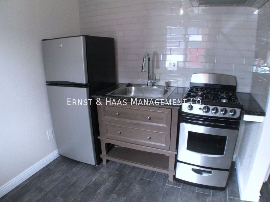 1125 N Saint Marys Ct #1A - Photo 5 of 8