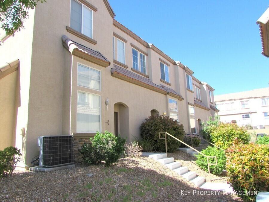 8404 Tiger Woods Ave - Photo 2 of 18