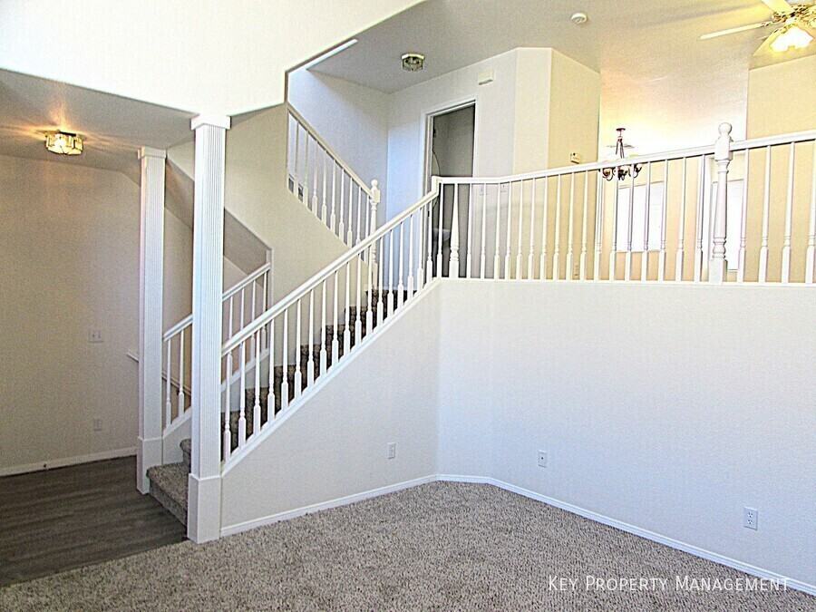 8404 Tiger Woods Ave - Photo 5 of 18