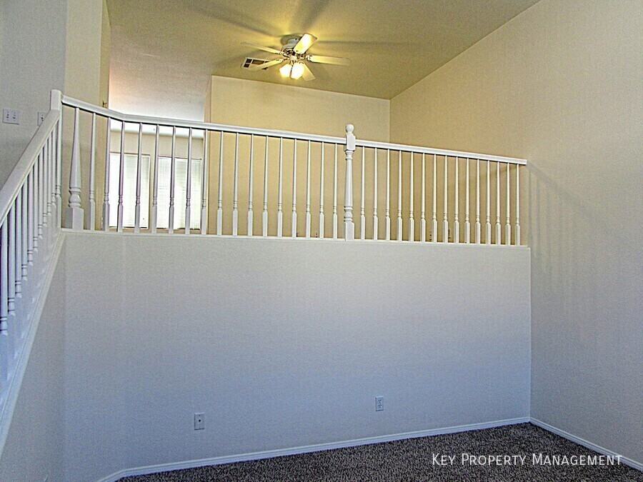 8404 Tiger Woods Ave - Photo 6 of 18