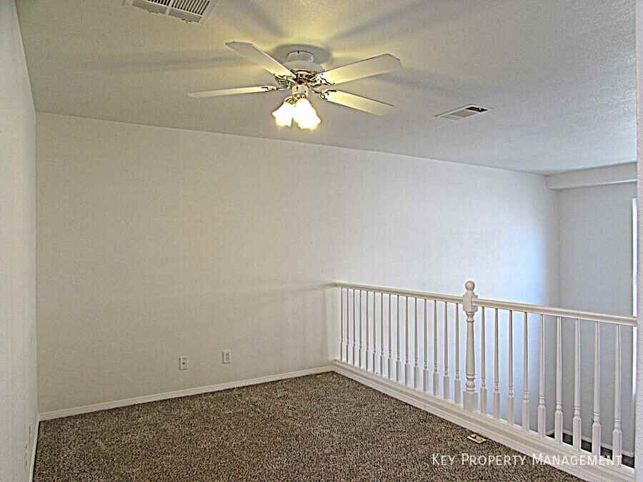 8404 Tiger Woods Ave - Photo 7 of 18