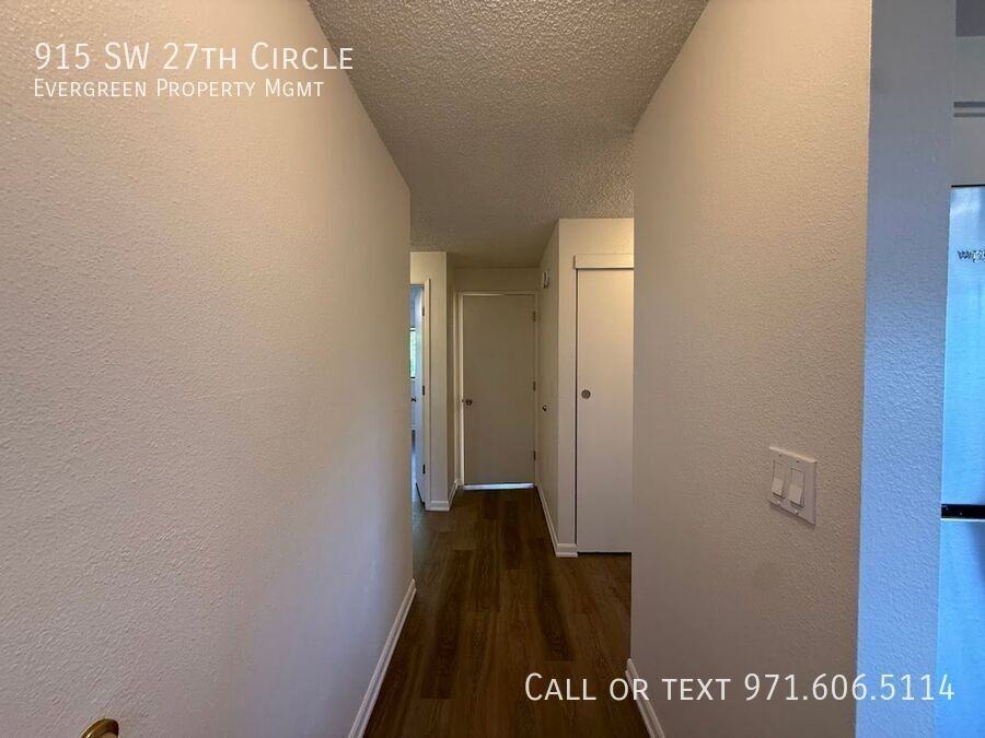 915 Sw 27th Cir - Photo 4 of 26