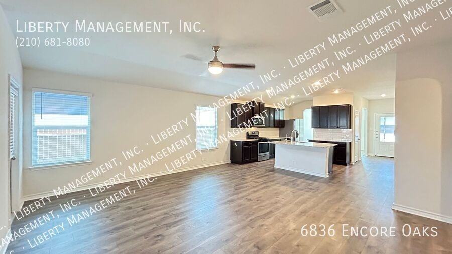 6836 Encore Oaks - Photo 3 of 34