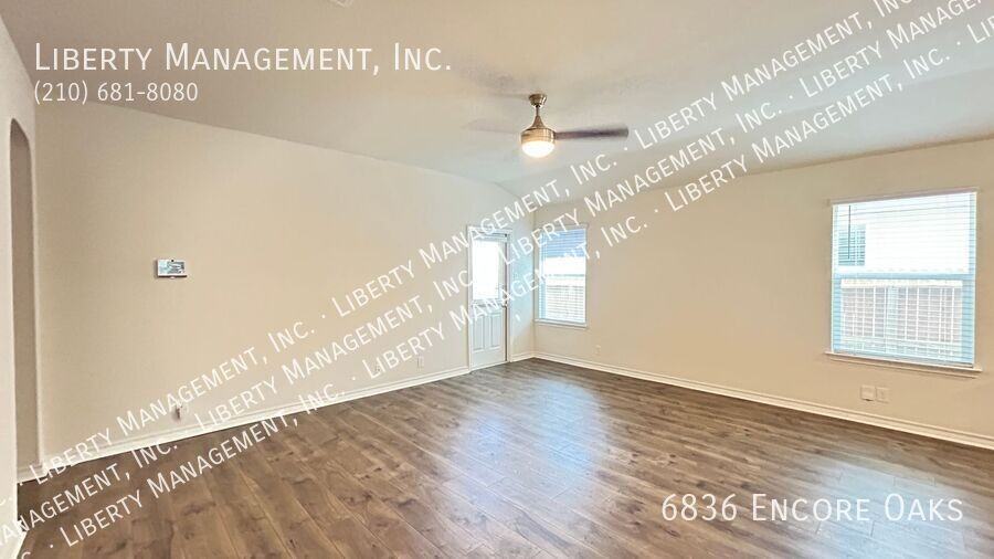 6836 Encore Oaks - Photo 4 of 34