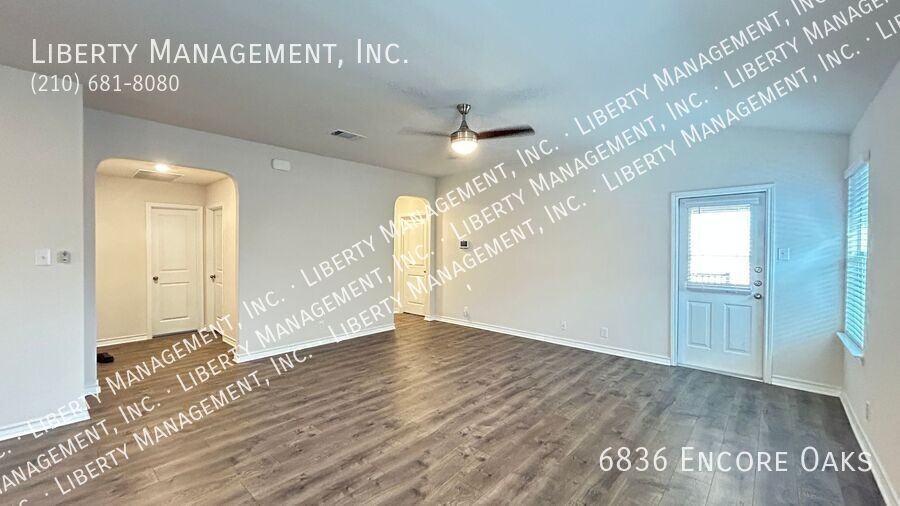 6836 Encore Oaks - Photo 5 of 34
