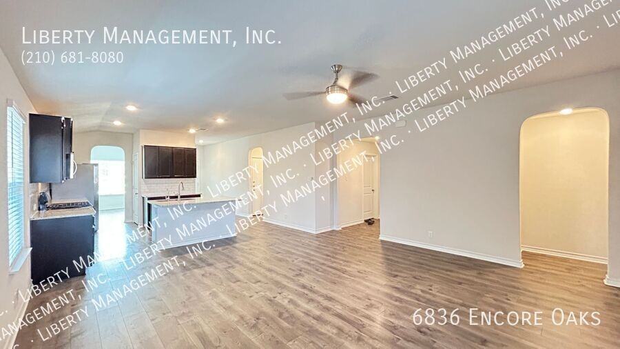 6836 Encore Oaks - Photo 6 of 34
