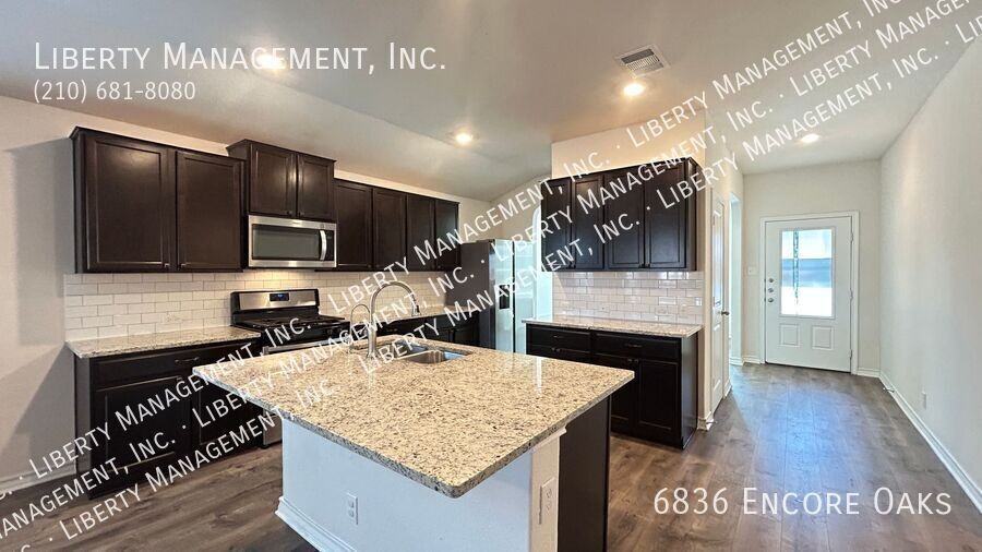 6836 Encore Oaks - Photo 7 of 34